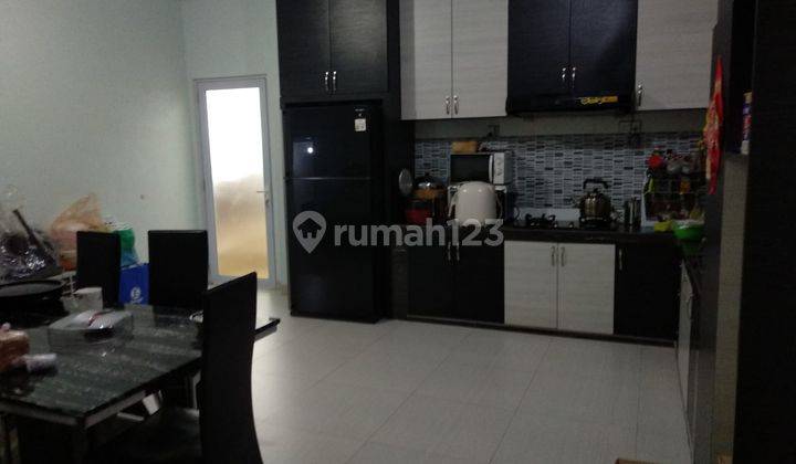 Rumah 2 Lantai Livia Garden Mitra Raya Dijual  6