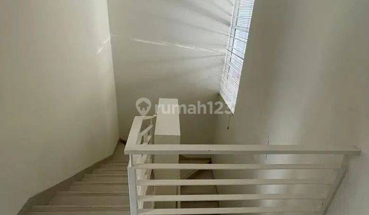 Rumah 2 Lantai Royal Grande Full Furnished  13