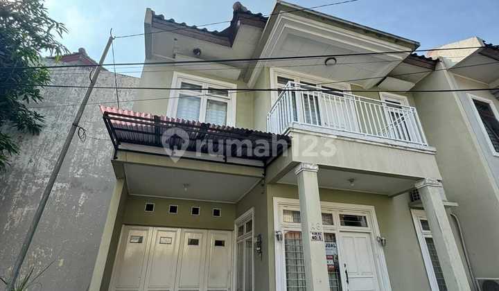 Rumah Dalam Cluster Dekat Toll dan LRT Jatiwaringi di Jakarta