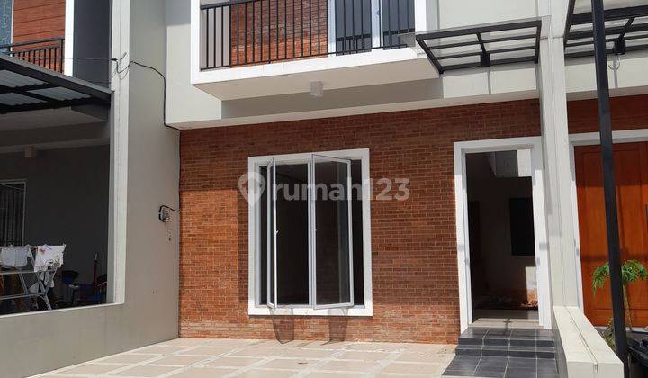 Town house mewah siap huni dekat toll pondok gede di pondok bambu 1