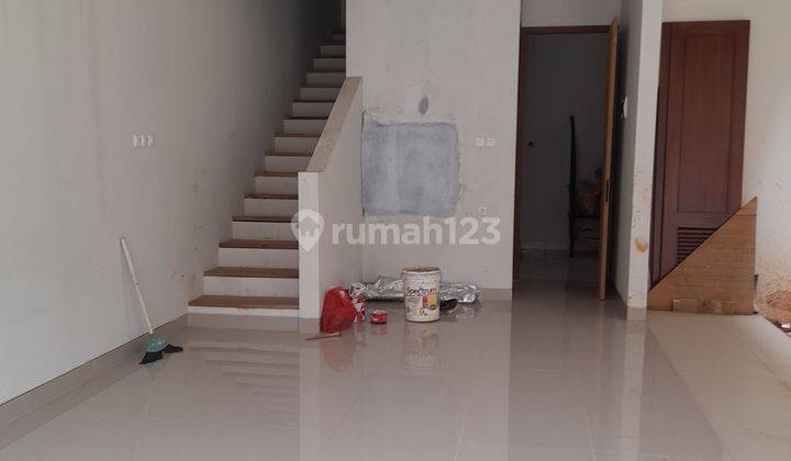 Town house mewah siap huni dekat toll pondok gede di pondok bambu 3