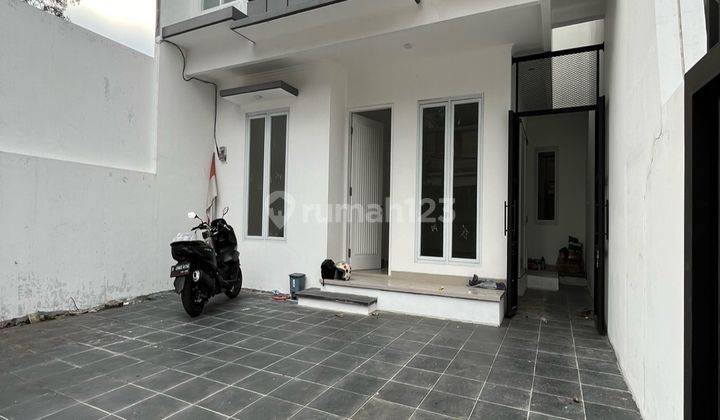 Rumah Baru Siap Huni Free Kitchen Set, 2 Carport Di Jatiwaringin 1