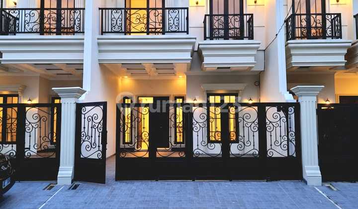 Rumah Baru Siap Desain Classic Akses Jalan Lebar di Cempaka Putih 2