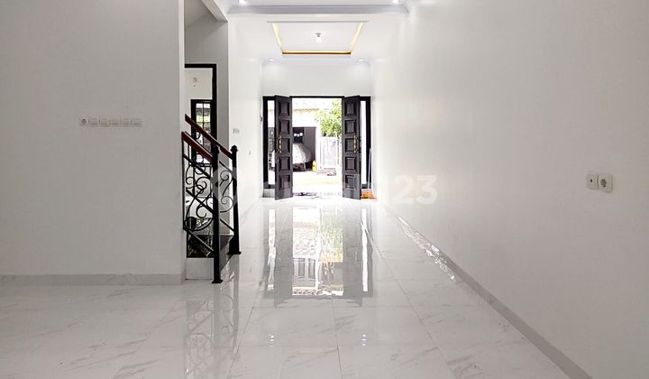 Rumah Baru 2 Lantai Desain Classic Di Pinang Ranti Jakarta 2