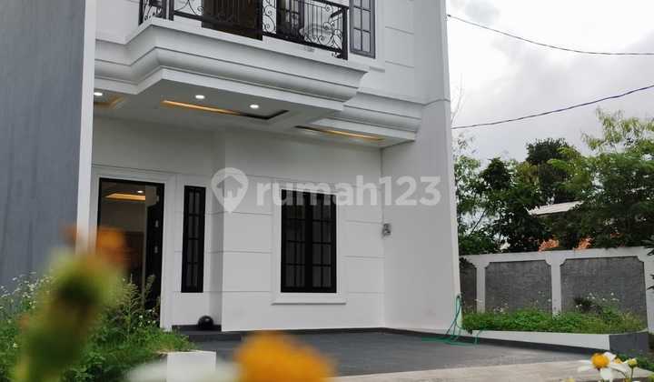 Rumah Cluster American Classic Banyak Bonus Nya di Kramat Jati