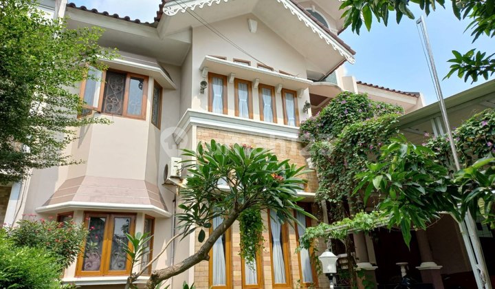 Luxury House On The Main Road of Elite Persada Jatibening Complex 2