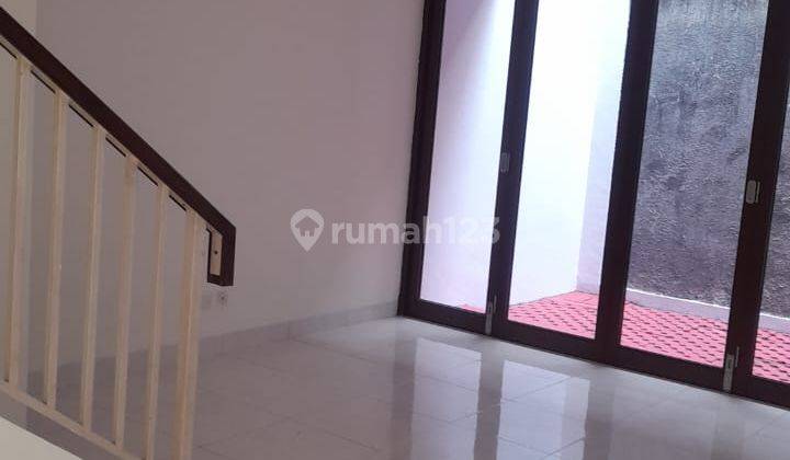 Rumah Bagus Semi Furnished di Discovery ,bintaro Sektor 9 2