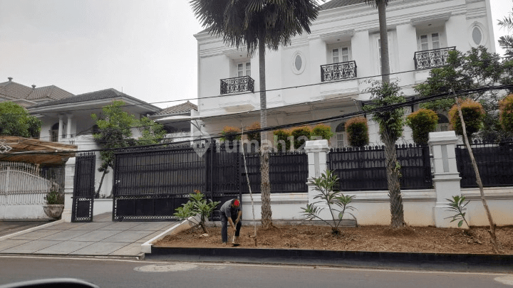 Dijual Rumah Bagus Daerah Pondok Indah Semi Furnished 1