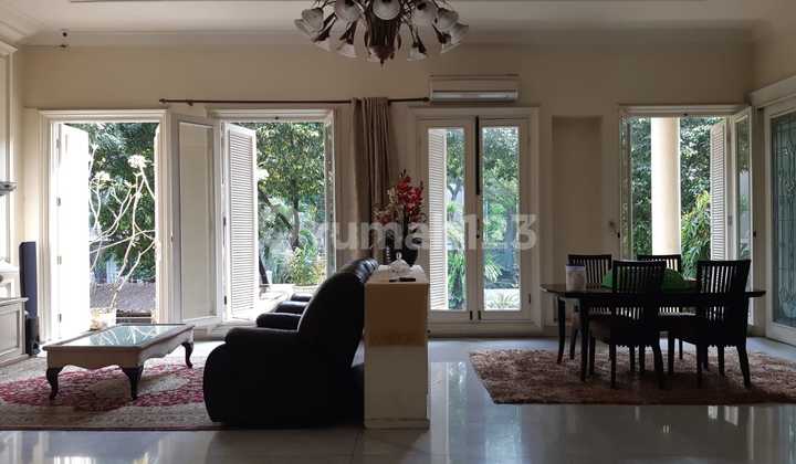 Nice House in Pondok Indah With a Comfortable Area