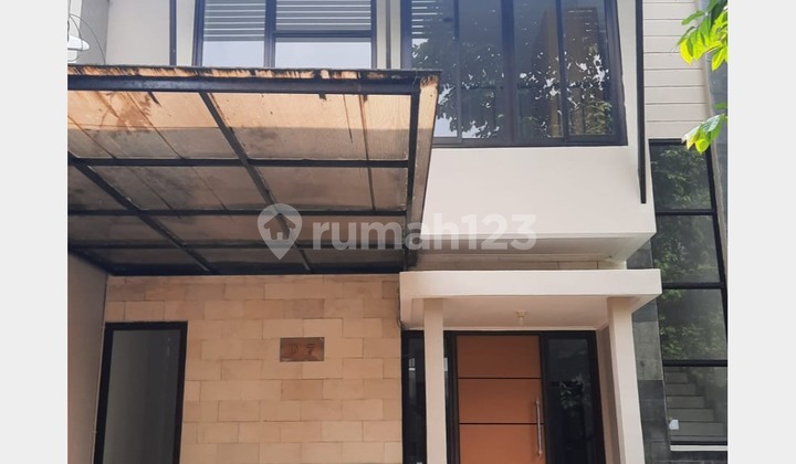 Sewa Rumah 2 Lantai Di Pusat Bintaro dekat dengan akses tol Sewa Rumah 2 Lantai Di Pusat Bintaro dekat dengan akses tol