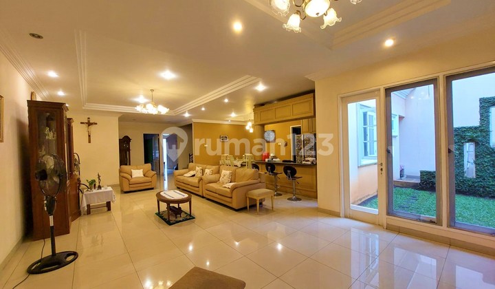 Rumah Kawasan Elite Phg Sapphire Gading Serpong Rapih Apik Mewah