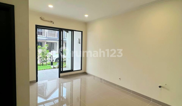 Leonora Symphonia Gading Serpong House, Excellent Condition, Well-Maintained 2