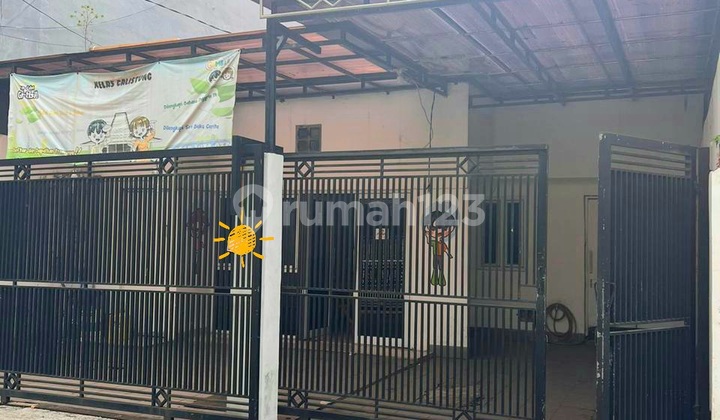 Rumah dengan Lokasi Strategis di Semper Barat Jakarta Utara