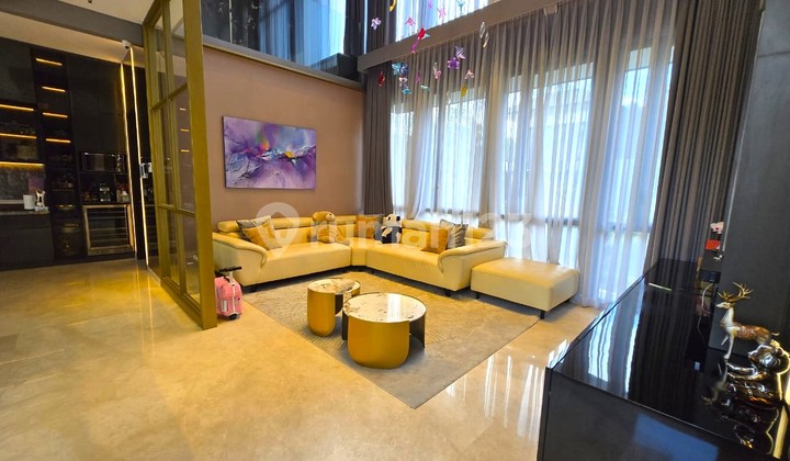 Luxury Home With Modern Design Lakewood Navapark BSD City Premium Furnish & Elegan