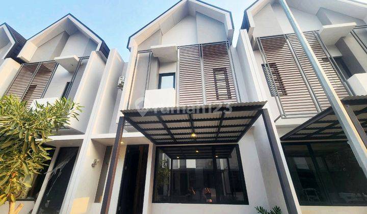 Dijual Cepat Rumah Myza Cozmohouse 3 Lantai BSD Baru Fully Furnished 1