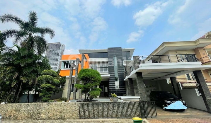 Luxury House at Taman Telaga Golf BSD City Fully Furnished Good Condition