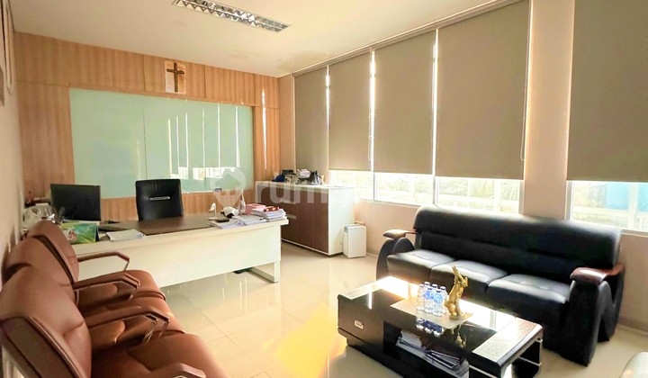 Three-Storey Terraced Ruko in Bukit Serpong Mas Ready to Use for Office, etc.