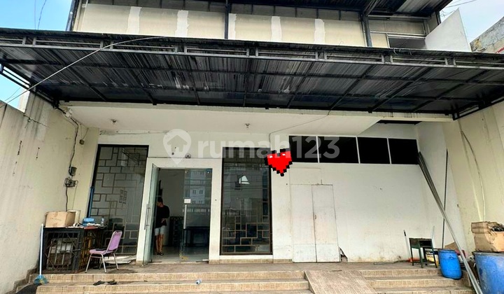 Office Building or Cafe with a Strategic Location on the Side of Binong Main Road, Tangerang