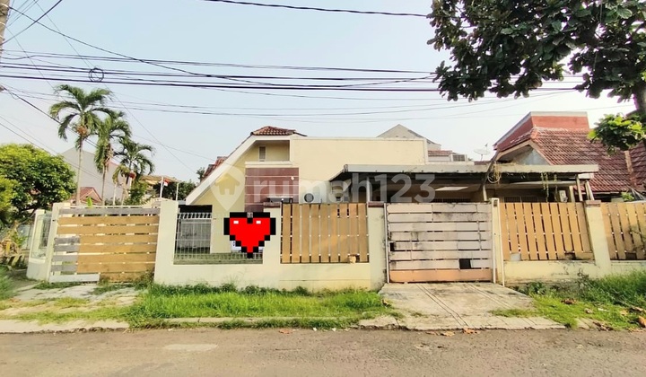 Griya Loka Kos House Sector 1.3 BSD Hook Position Strategic Location