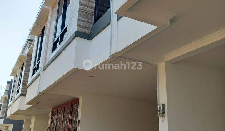 RUMAH MEWAH LARAT SENIN. JAKPUS 3