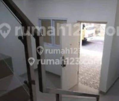 Rumah SHM 2 lantai di jalan lio jakarta timur 7