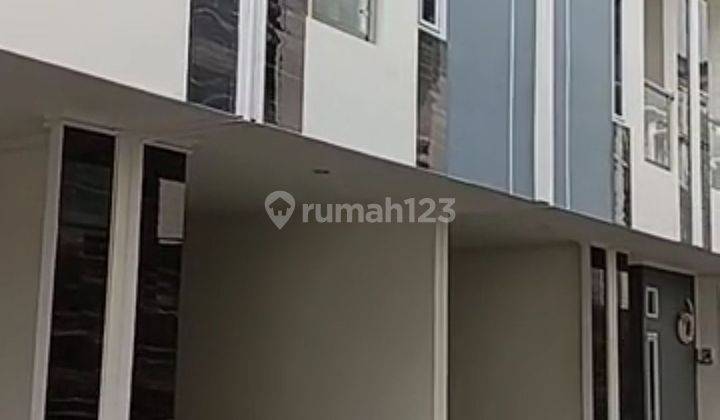 Di  Rumah 2lt  Pisangan Baru Jaktim 2