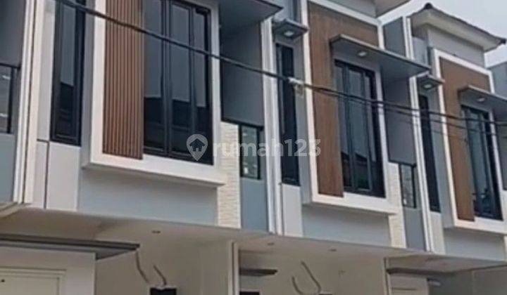 Di  Rumah Cemp Putih Tengah 25 Jakpust 1