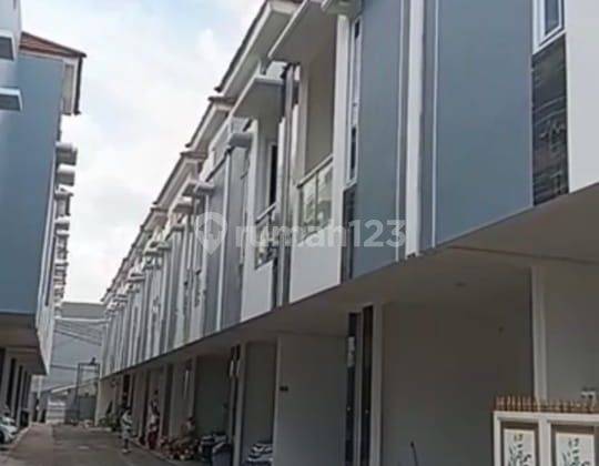 Di Jual Rumah.  2 Lantai Shm  2