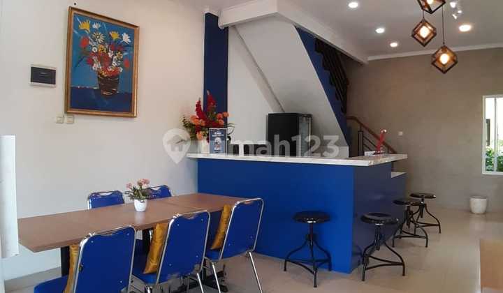 Good Ready-to-Use Shophouse in Metland Transyogie, Negotiable 1