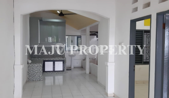 Beautiful Ready-to-Live House in Raffles Hills Cibubur 2