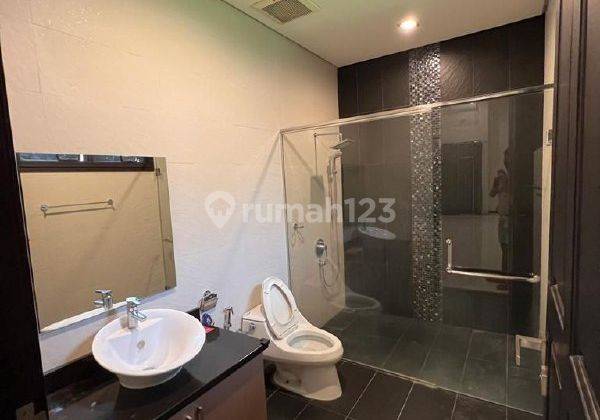 Disewakan Rumah Cantik Istana Dieng Luas Semi Furnished Malang 7