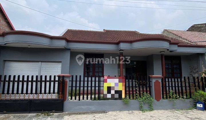 Dijual Rumah Minimalis Dekat Pusat Perbelanjaan di Sawojajar C888 1