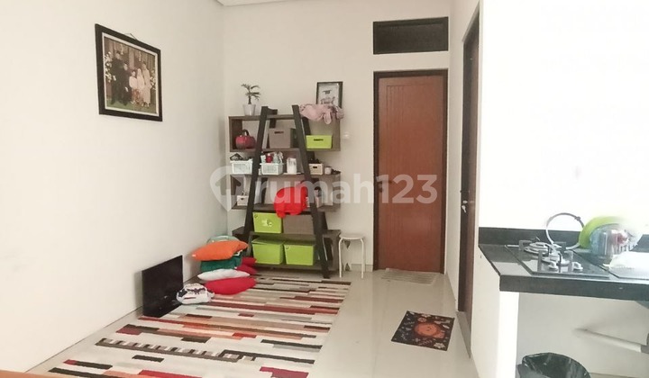 Dijual Rumah Modern Minimalis Cantik 2,5Lt Semi Furnish dan Ada Laundry Area Dg Rooftop Siap Huni Row Jalan Lebar Keamanan 24 Jam Suasana Alam Sejuk Fasilitas Lengkap Akses Mudah ke Berbagai Fasilitas Umum di Austinville Dieng Malang Kota H298 2
