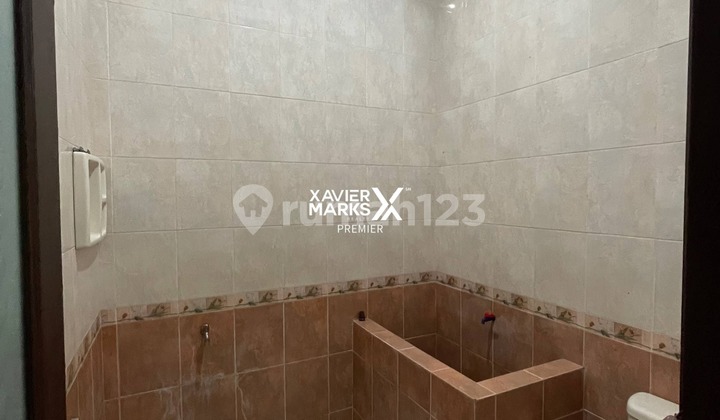 For Sale Good Minimalist House in Well-Maintained Condition with Warehouse Facility, One Gate System Environment, Strategic Central City Location Near Polinema and Brawijaya Campuses, Easy Access to Suhat Street in Saxophone Lowokwaru, Malang City H099 2