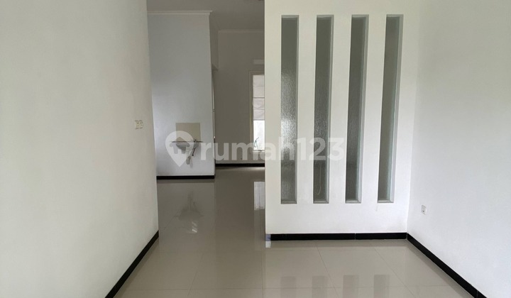 For Sale Well-Maintained Minimalist House 2 Floors Suitable for Family Living or Investment Ready to Occupy Comfortable Environment with Road Access Strategically Located Near Karanglo Toll Exit and Close to Many Batu Attractions in Tirtasani Singosari Malang City H281 2