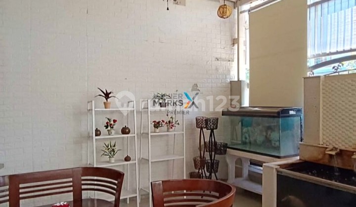 Dijual Rumah Klasik 2Lt Kondisi Terawat dan Bagus Semi Furnish Siap Huni Lingkungan Tenang Nyaman Suasana Asri Lokasi Strategis Dekat Rs Soepraoen dan Sekolah dan Akses Mudah Dekat Jl S Riadi di Janti Sukun Malang Kota H551 2