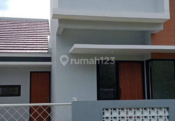 DIJUAL Gress Rumah Cantik 2lt di Pisang Agung, Malang (A581)  2