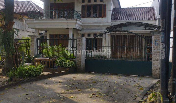 Dijual Rumah Terawat 2lt di Kawasan Bisnis Di Raya Sulfat C022  1