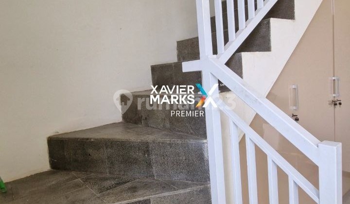 For Sale 2-Story Minimalist Villa, Well-Maintained, Fully Furnished with Rooftop, Ready to Occupy. Strategic Location with Mountain Views, Cool Air, Easy Access to Many Batu Attractions at Villa Panderman Hill Batu Malang G801