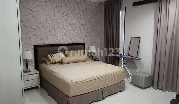 For Sale: Beautiful Modern 2-Story House with Backyard, Premium Building Ready to Occupy, 24-Hour Security, Complete Facilities, Schools Within the Housing Complex, Strategic Location Near Toll Gate and Airport, Easy Access to Puri Bunda Hospital in Grand Permata Jingga, Malang City H243 2