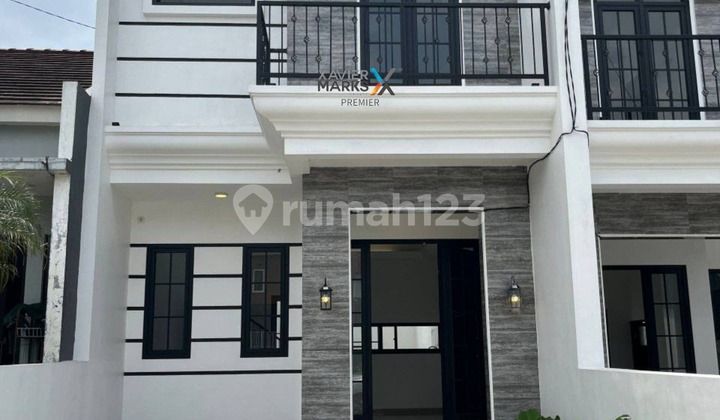 For Sale New Beautiful Minimalist Modern 2-Story Villa with Rooftop, Many Promotions, Ready to Occupy, Comfortable Environment, Cool Air, Mountain View, Strategic Location Near Many Tourist Attractions in Batu Malang Villa H003