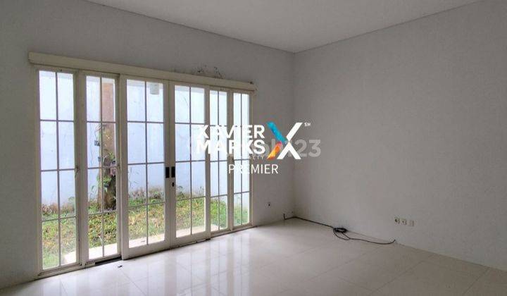 ruang keluarga dijual rumah minimalis dan terawat