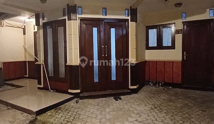 garasi/carport dijual rumah minimalis dan strategis