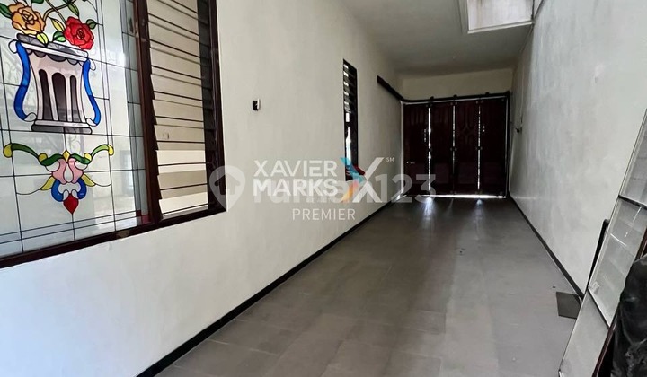 Dijual Rumah Klasik Terawat 2Lt Kondisi Bersih Bagus Cocok untuk Usaha Praktek Dokter atau Klinik Lokasi Tengah Kota dan Strategis Akses Mudah ke Pusat Kota dan Harga Termurah Kelasnya di Jl Pulau-Pulau Klojen Malang Kota H526 2