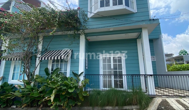 Dijual Villa Cantik Minimalis Modern 2Lt Full Furnish Dg Private Pool dan Balkon Depan Belakang Ada Rooftop View Pegunungan Arjuno Siap Huni Lingkungan Tenang Nyaman Cepat ke Kota Batu dan Dekat Berbagai Wisata di Temas Batu Malang H276