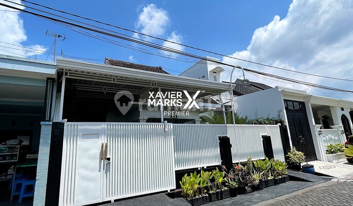 FOR SALE Beautiful Modern House Fully Furnished Very Clean and Well-Maintained Condition Ready to Occupancy Comfortable Environment Strategic Location Near Airport and Toll Exit Easy Access to Binus University in Pakis Malang City G725