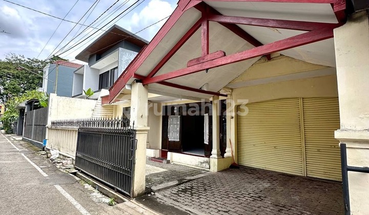 DIJUAL Rumah Hitung Tanah Termurah Lingkungan Nyaman Lokasi Strategis dg Double Accses Selangkah ke MC Donald's Sunandar Priyo dan Dikelilingi Banyak Kuliner Sekolah dan Cafe di JL Sungai-sungai Second Road Raya Sunandar Priyo Sulfat Malang Kota G513