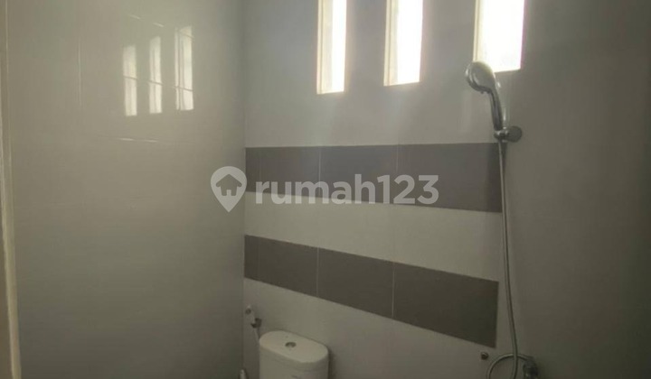 Dijual Rumah Minimalis Kondisi Sangat Terawat Ada Taman dan Halaman Belakang Siap Huni Lingkungan Nyaman Tenang Fasilitas Sekolah Dalam Perumahan Lokasi Strategis Dekat Bandara dan Pusat Perbelanjaan di Grand Permata Jingga Sawojajar Malang Kota H259 2