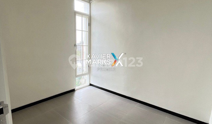 For Sale Beautiful 2-Story Hook House with Furnishing Bonus and Spacious Carport Area, Ready to Occupy, Secure Environment with One Gate System, Strategic Location Near Karanglo Toll Exit and UMM Campus, Easy Access to Batu City Tourism, Located in the Golden Triangle of Singosari Malang H577 2