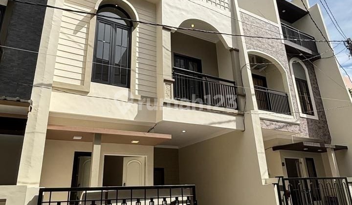 Dijual Rumah Modern Minimalis 3Lt Include Furnish Siap Huni Lingkungan Nyaman Dg View Pemandangan Bagus One Gate System Lokasi Strategis Tengah Kota Dekat Pusat Kuliner dan Kampus Ternama Brawijaya di Jalan Ikan-Ikan Lowokwaru Malang Kota H038 Dijual Rumah Modern Minimalis 3Lt Include Furnish Siap Huni Lingkungan Nyaman Dg View Pemandangan Bagus One Gate System Lokasi Strategis Tengah Kota Dekat Pusat Kuliner dan Kampus Ternama Brawijaya di Jalan Ikan-Ikan Lowokwaru Malang Kota H038
